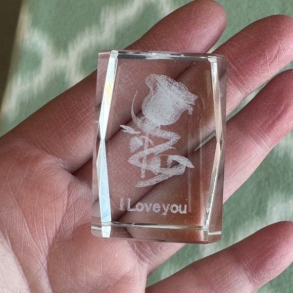 Crystal Rose Keepsake with 'I Love You' inside the crystal - Picture 2 of 5